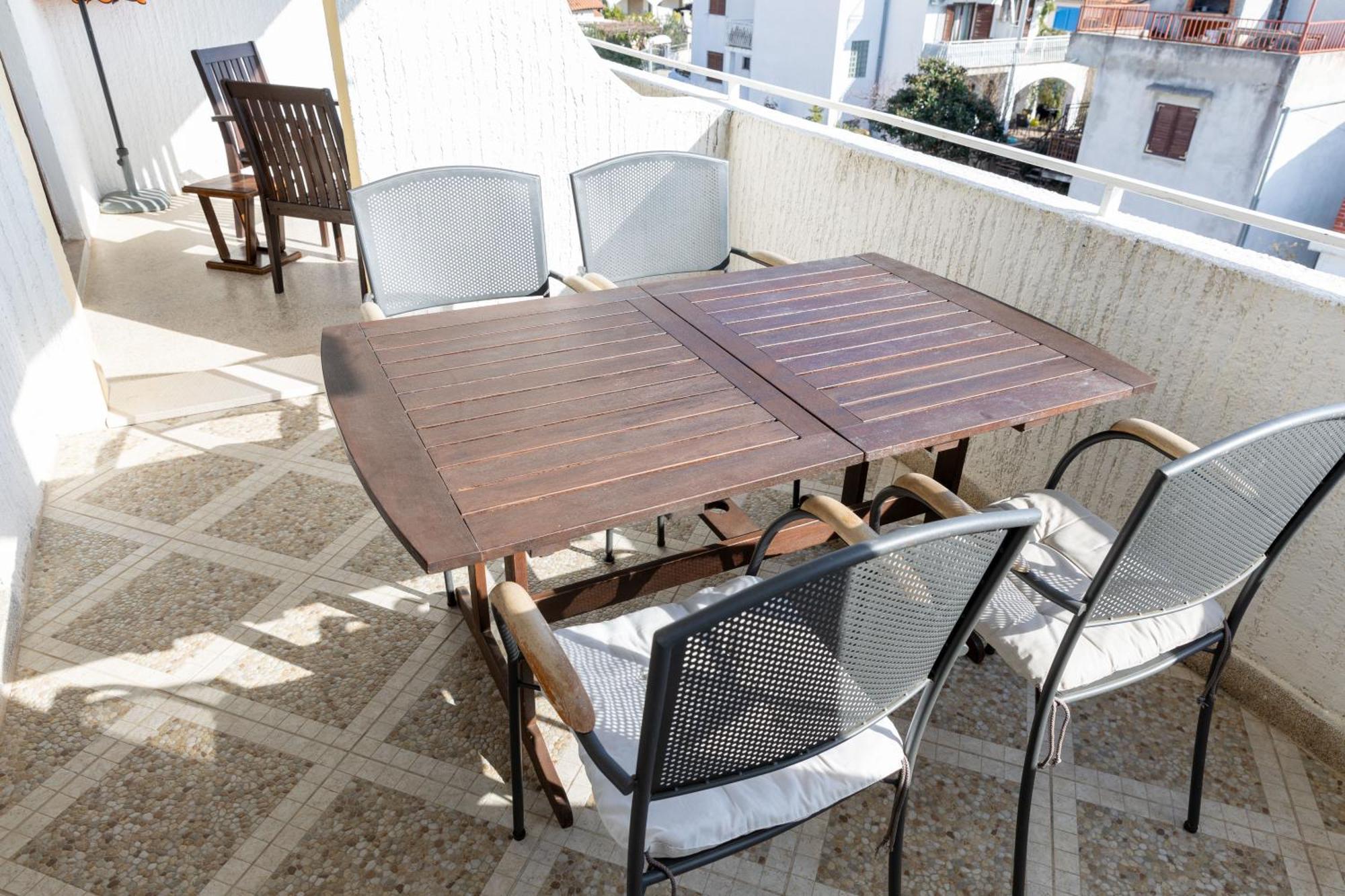 Apartmani Trlaja Vodice Luaran gambar